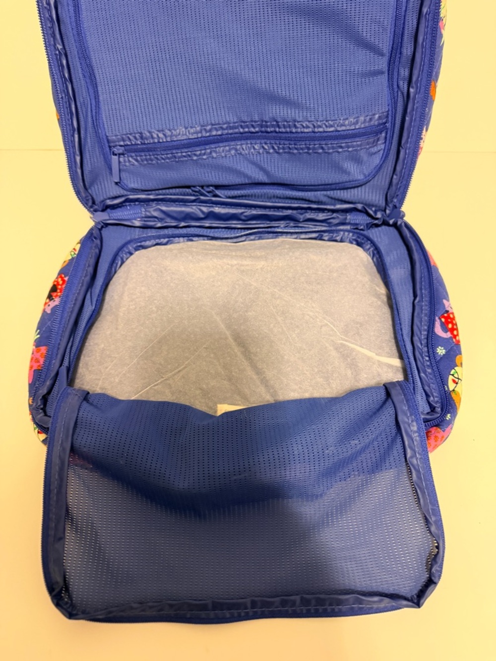 Vera Bradley BNWT Travel Organizer- Christmas Cat Nip Print - Picture 11 of 11